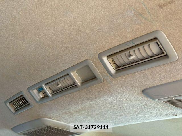 Toyota HIACE VAN 2008-12 6753629-18