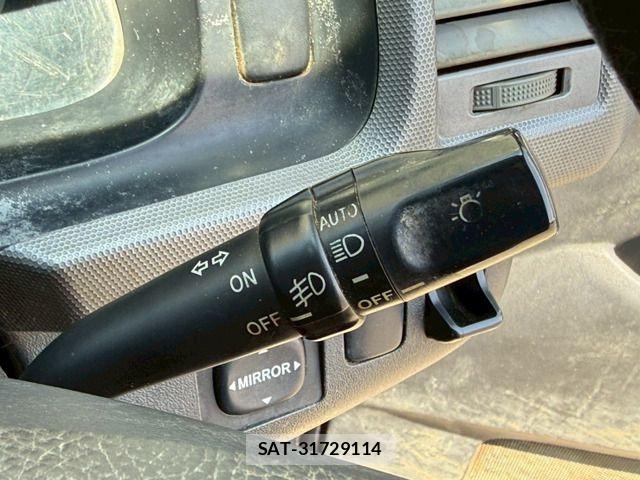 Toyota HIACE VAN 2008-12 6753629-19