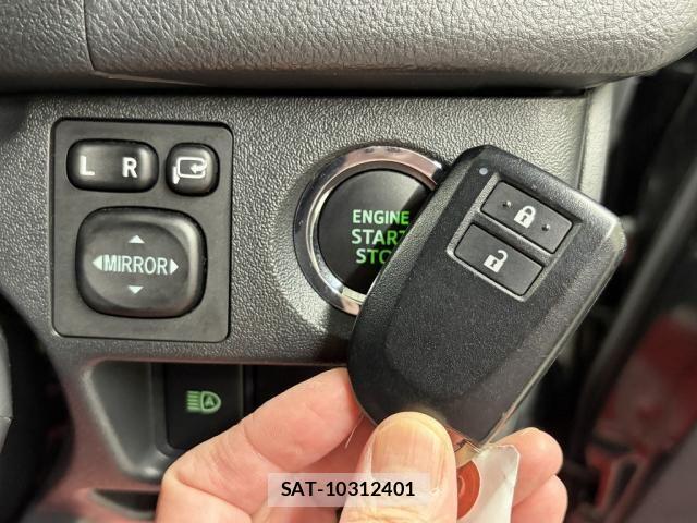 Toyota HIACE VAN 2024-07 6753618-13