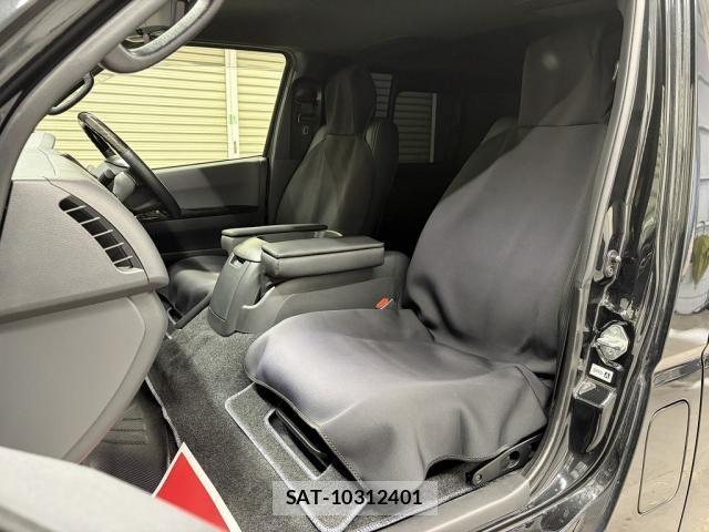 Toyota HIACE VAN 2024-07 6753618-18