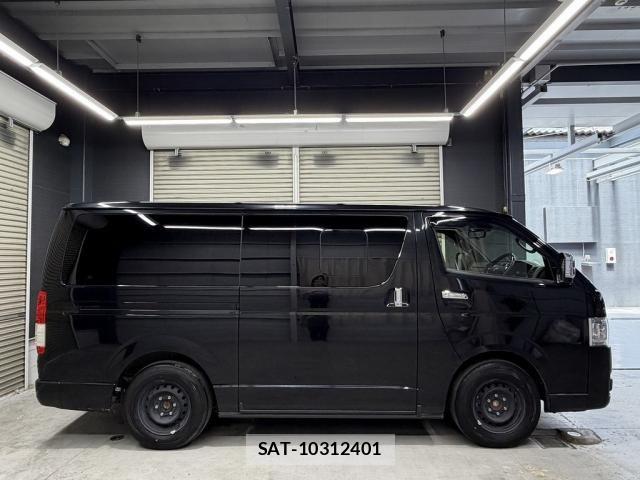 Toyota HIACE VAN 2024-07 6753618-26
