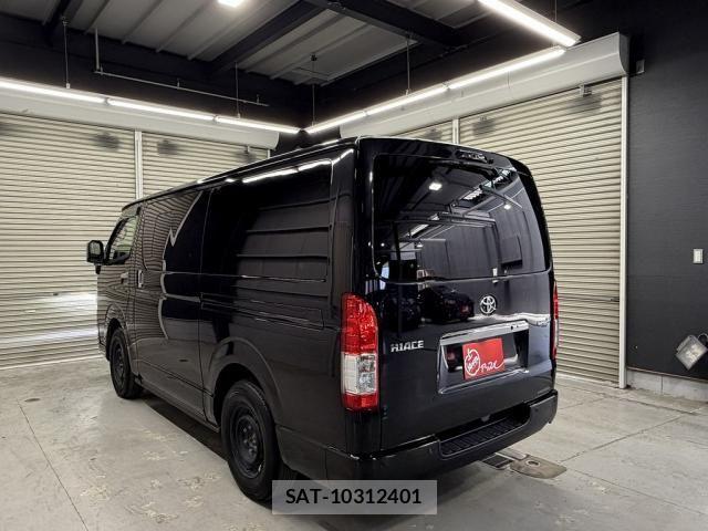 Toyota HIACE VAN 2024-07 6753618-28