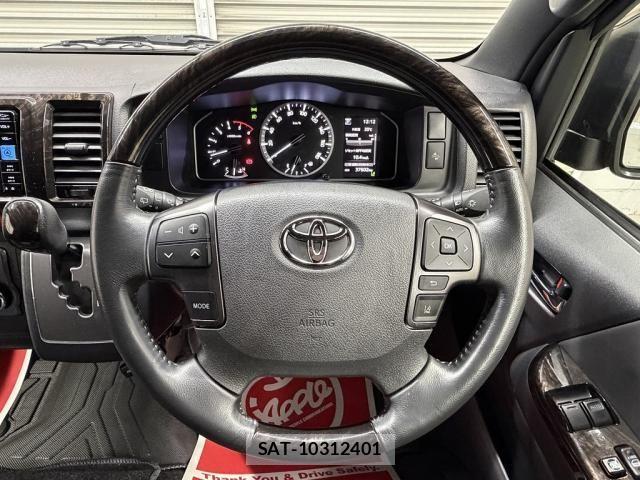 Toyota HIACE VAN 2024-07 6753618-4