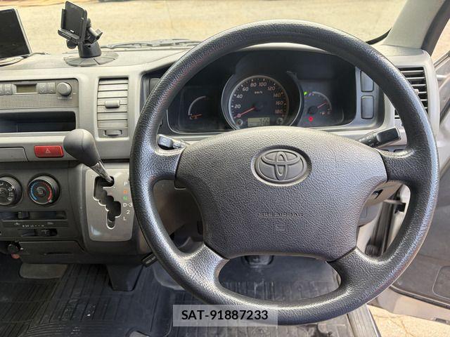 Toyota HIACE VAN 2005-03 6753624-10