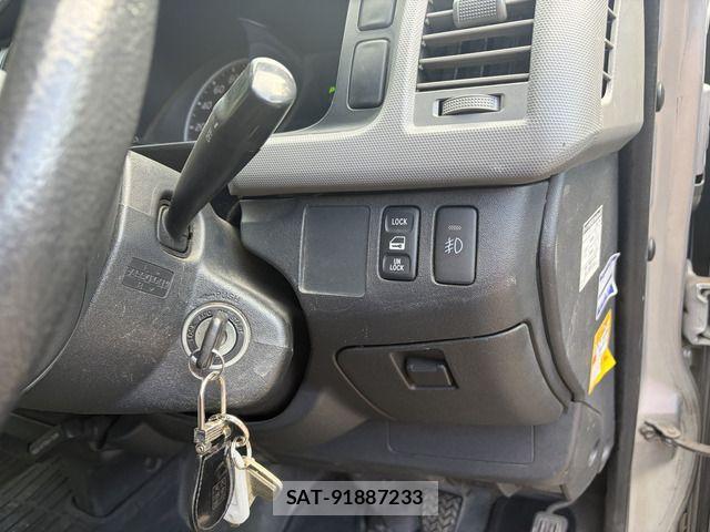 Toyota HIACE VAN 2005-03 6753624-15