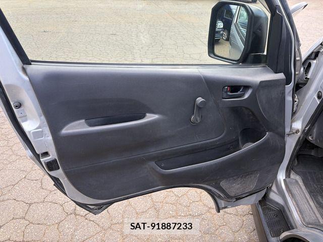 Toyota HIACE VAN 2005-03 6753624-18