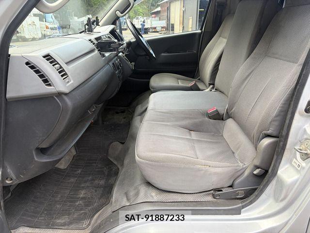 Toyota HIACE VAN 2005-03 6753624-19