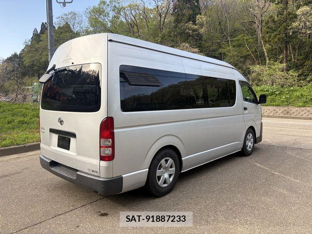 Toyota HIACE VAN 2005-03 6753624-4