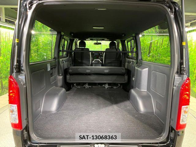 Toyota HIACE VAN 2019-07 6753621-9