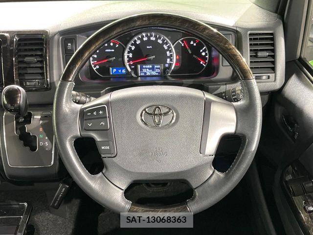Toyota HIACE VAN 2019-07 6753621-10
