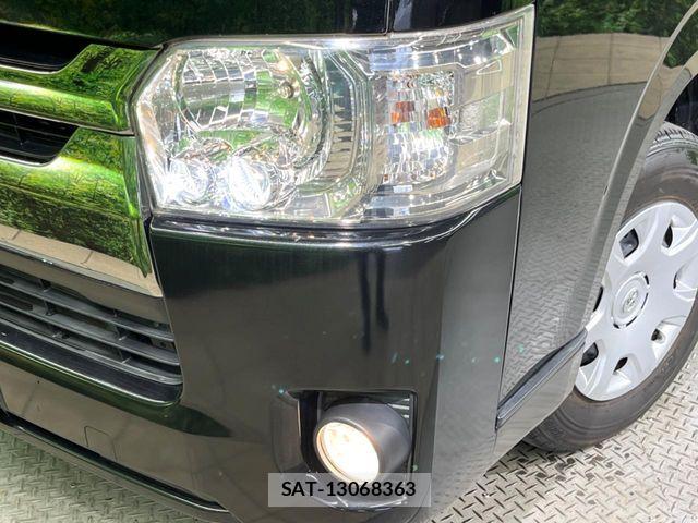 Toyota HIACE VAN 2019-07 6753621-11