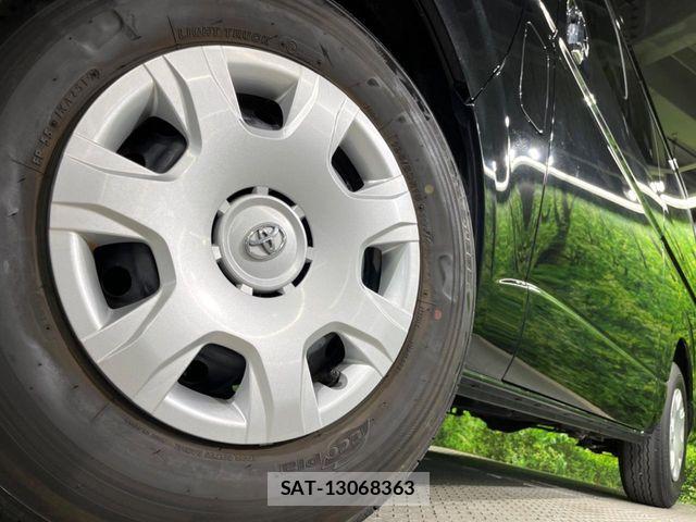 Toyota HIACE VAN 2019-07 6753621-12