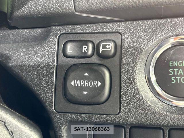 Toyota HIACE VAN 2019-07 6753621-5