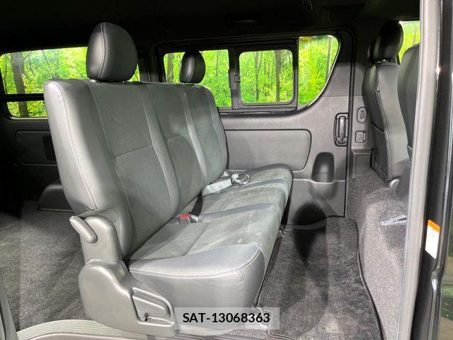Toyota HIACE VAN 2019-07 6753621-8