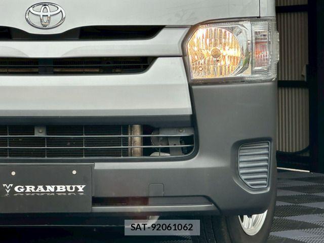 Toyota HIACE VAN 2017-09 6753626-18