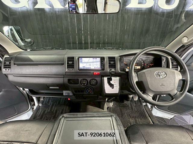 Toyota HIACE VAN 2017-09 6753626-4