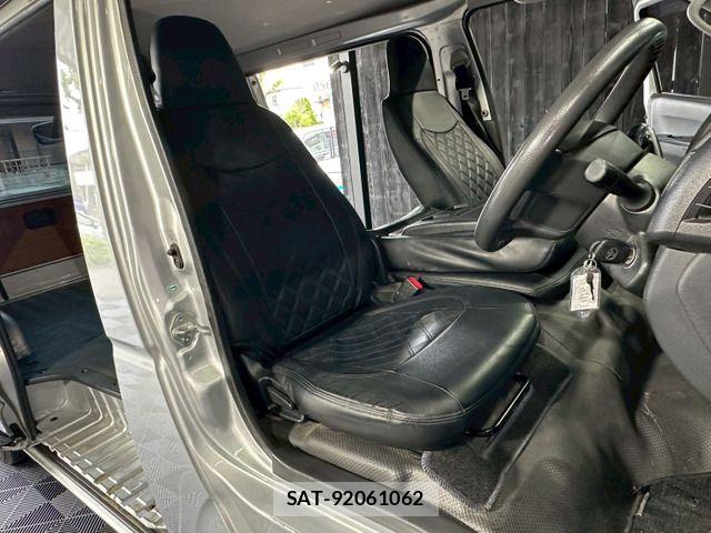 Toyota HIACE VAN 2017-09 6753626-5