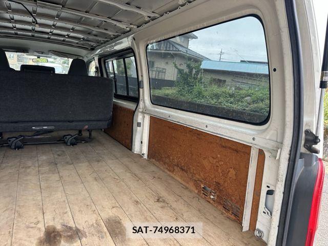 Toyota HIACE VAN 2004-10 6791732-11