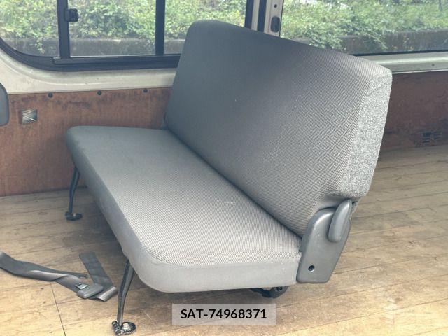 Toyota HIACE VAN 2004-10 6791732-12