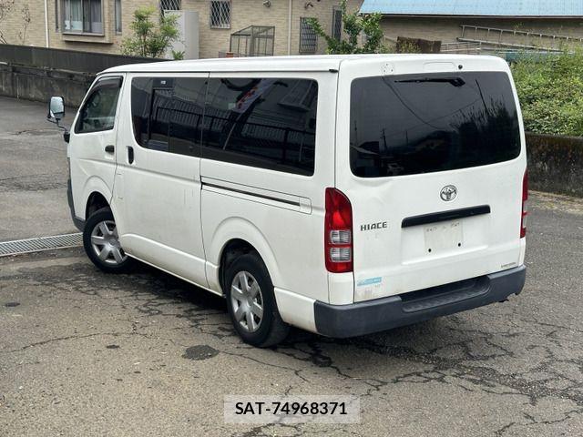 Toyota HIACE VAN 2004-10 6791732-4