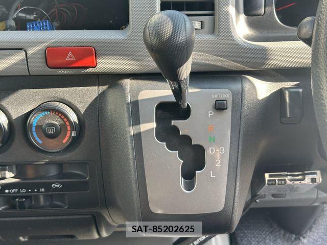 Toyota HIACE VAN 2007-07 6791727-19