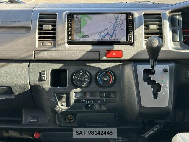 Toyota HIACE VAN 2009-10 6791731-17
