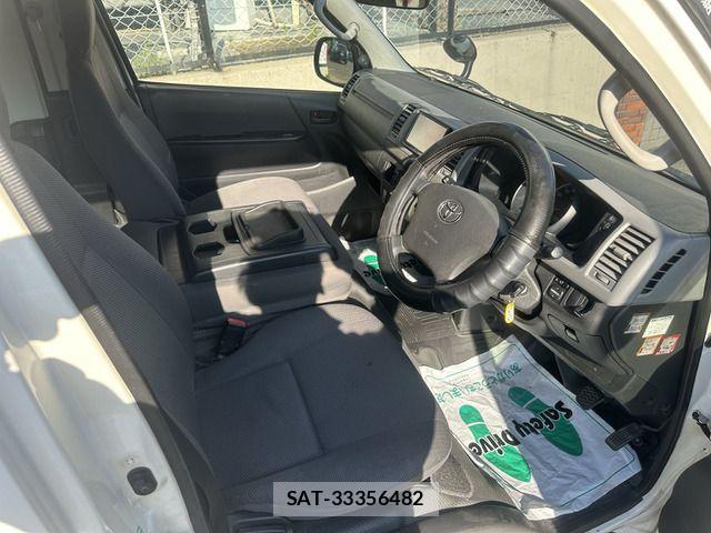 Toyota HIACE VAN 2013-03 6791730-15