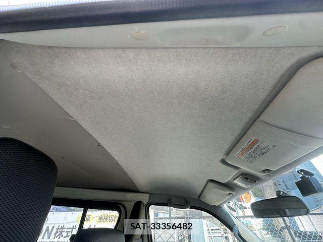 Toyota HIACE VAN 2013-03 6791730-17