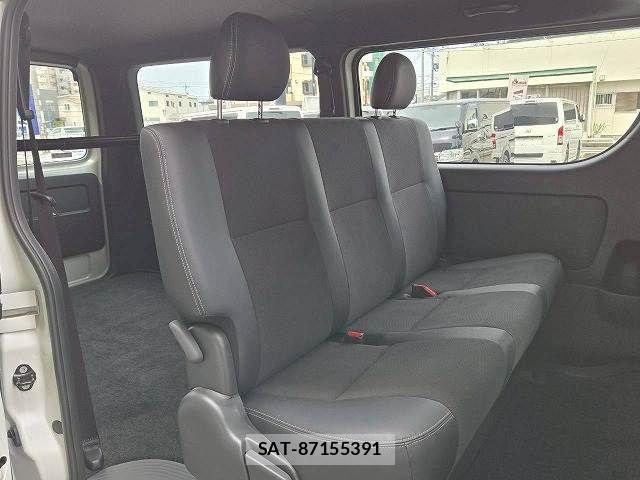 Toyota HIACE VAN 2023-06 6817678-11