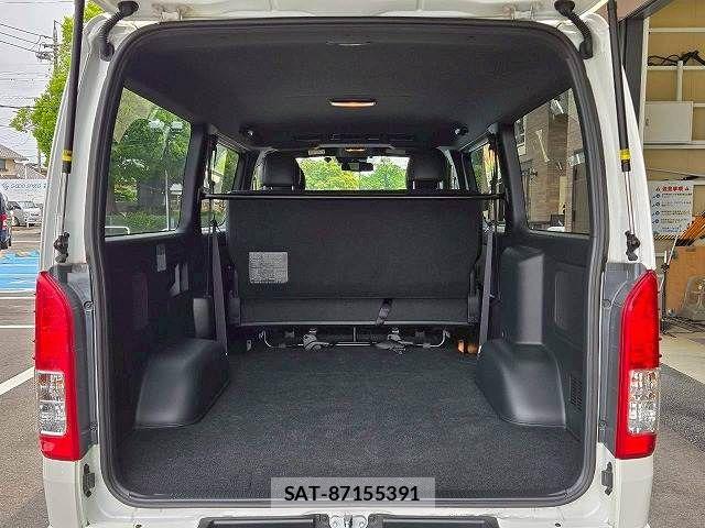 Toyota HIACE VAN 2023-06 6817678-12