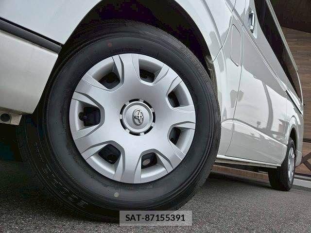 Toyota HIACE VAN 2023-06 6817678-19