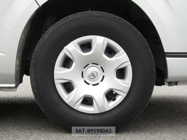 Toyota HIACE VAN 2023-08 6817681-25
