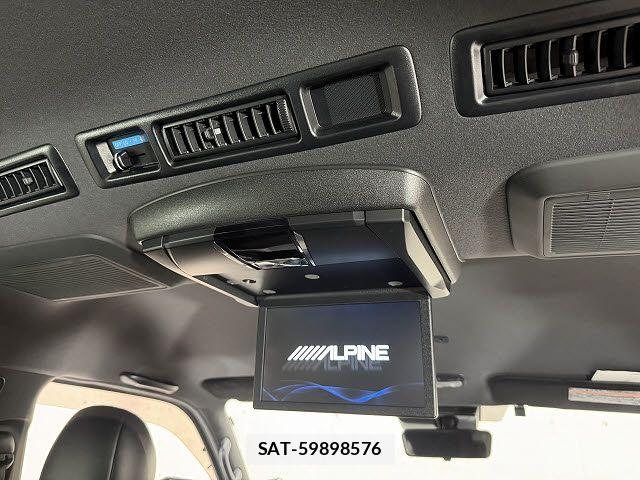 Toyota HIACE VAN 2021-09 6817674-13
