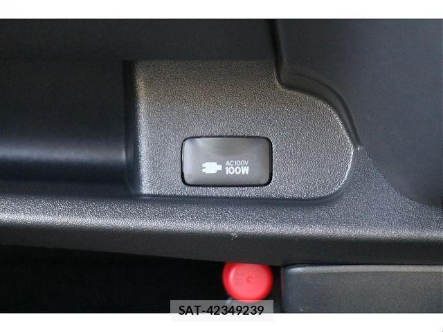 Toyota HIACE VAN 2023-01 6817663-15