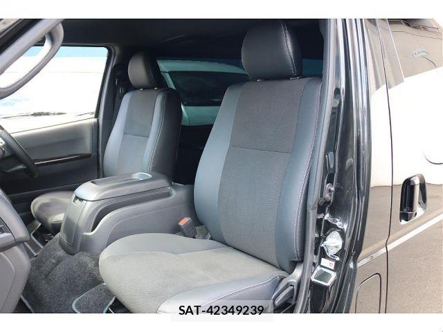 Toyota HIACE VAN 2023-01 6817663-4