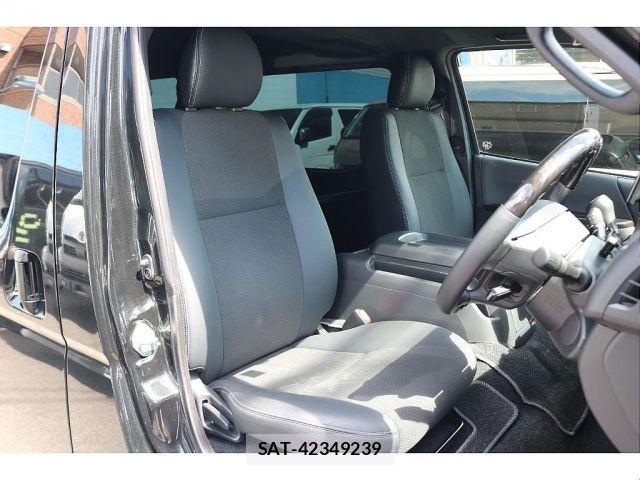 Toyota HIACE VAN 2023-01 6817663-5