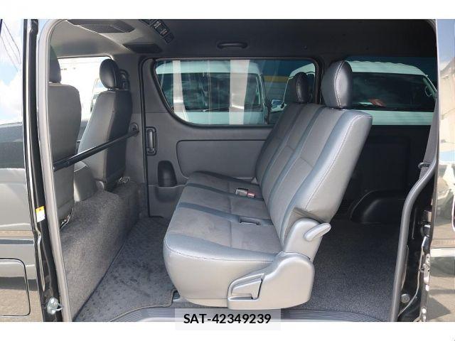Toyota HIACE VAN 2023-01 6817663-7