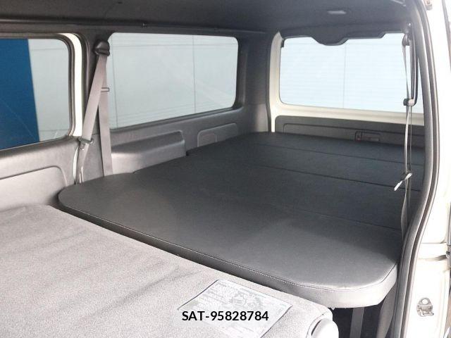 Toyota HIACE VAN 2021-01 6817665-10