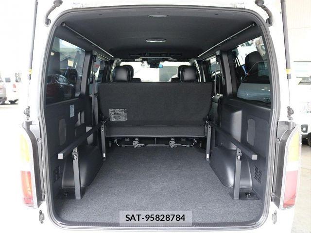 Toyota HIACE VAN 2021-01 6817665-11