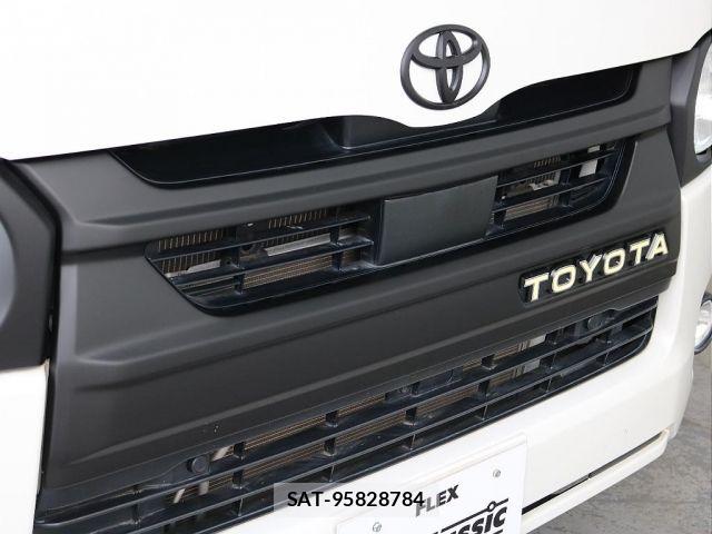 Toyota HIACE VAN 2021-01 6817665-16