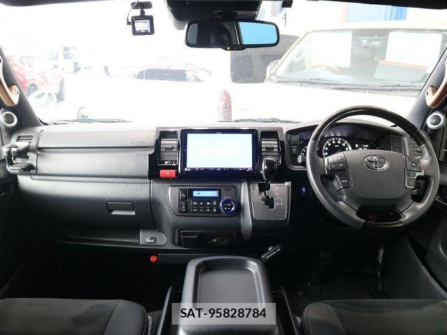 Toyota HIACE VAN 2021-01 6817665-3