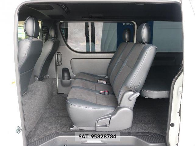 Toyota HIACE VAN 2021-01 6817665-7