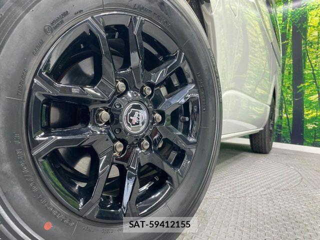 Toyota HIACE VAN 2023-03 6817671-12