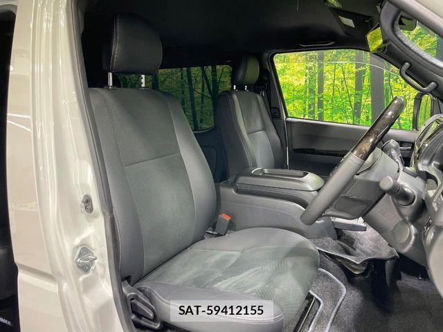 Toyota HIACE VAN 2023-03 6817671-7