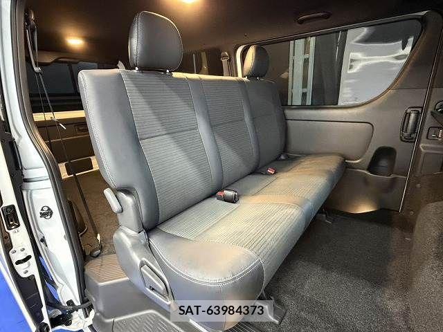 Toyota HIACE VAN 2025-02 6817664-11