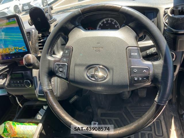 Toyota HIACE VAN 2021-01 6914601-12