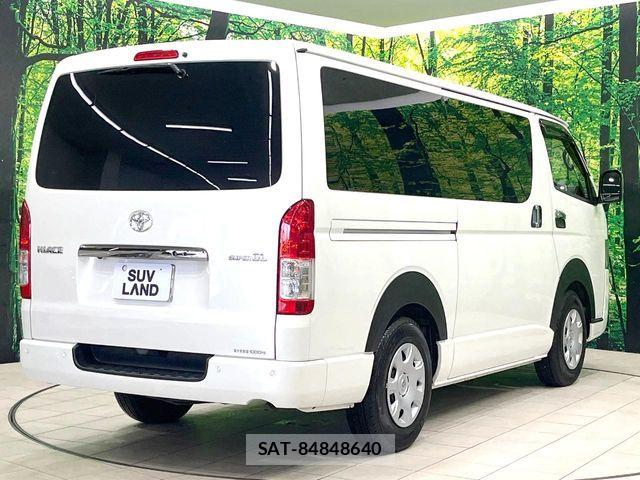 Toyota HIACE VAN 2022-11 6914589-16