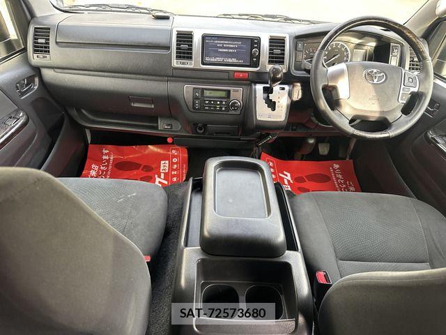 Toyota HIACE VAN 2022-05 6914598-17