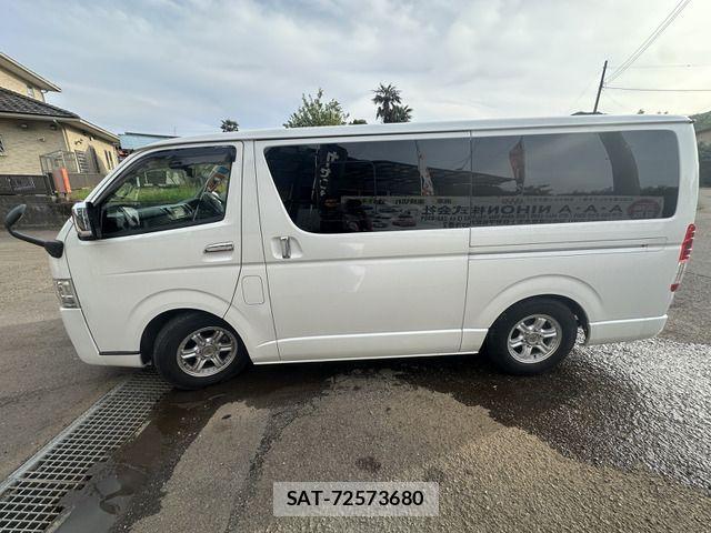 Toyota HIACE VAN 2022-05 6914598-3