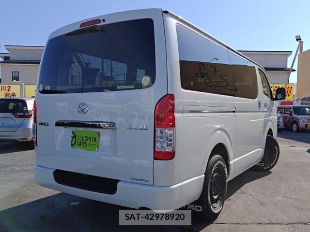 Toyota HIACE VAN 2022-10 6914591-1